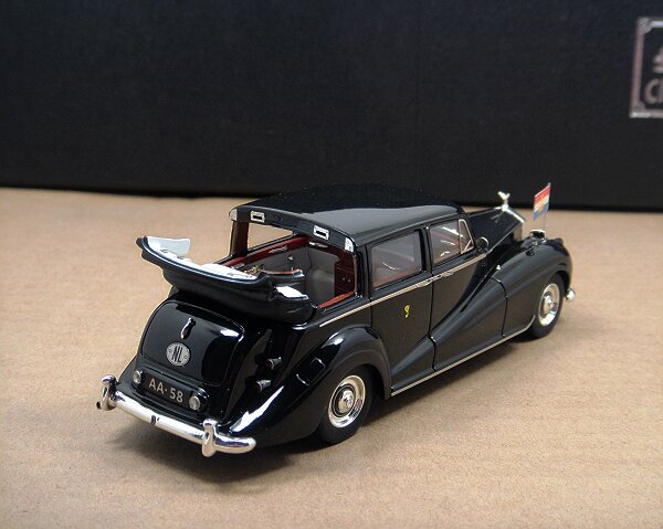 1/43 Rolls-Royce Silver Wraith Landaulette "Juliana der Niederl