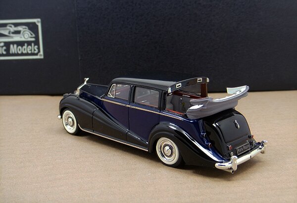 1/43 Rolls-Royce Silver Wraith Landaulette 1955-1959 （Open）